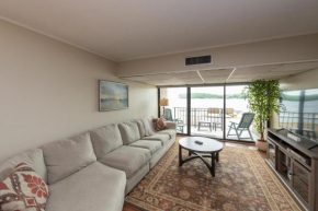 102B - One Bedroom Lakefront Condo with Fireplace & Free WIFI!
